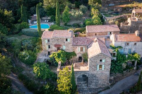 Luxury Mas with stunning views & infinity pool