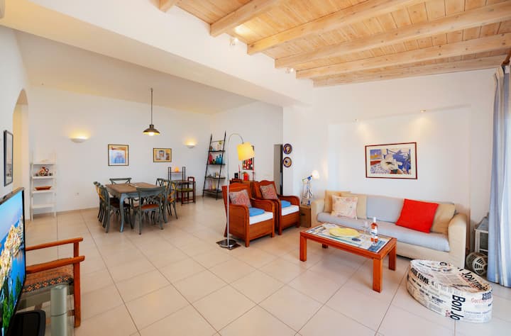 Idyllic Beachfront House - Ágios Nikólaos