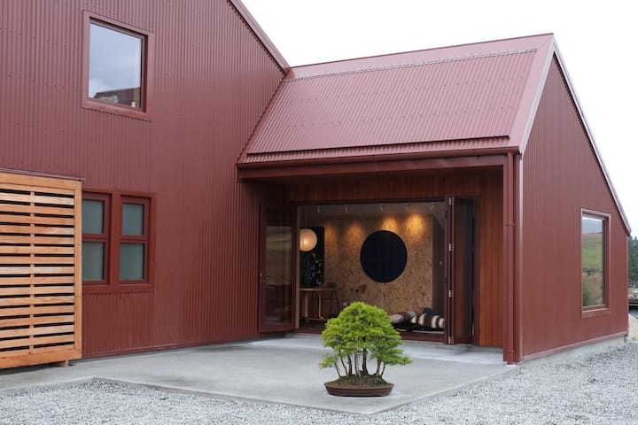 The Brown House - Houses for Rent in Lake Ōhau, Canterbury, New