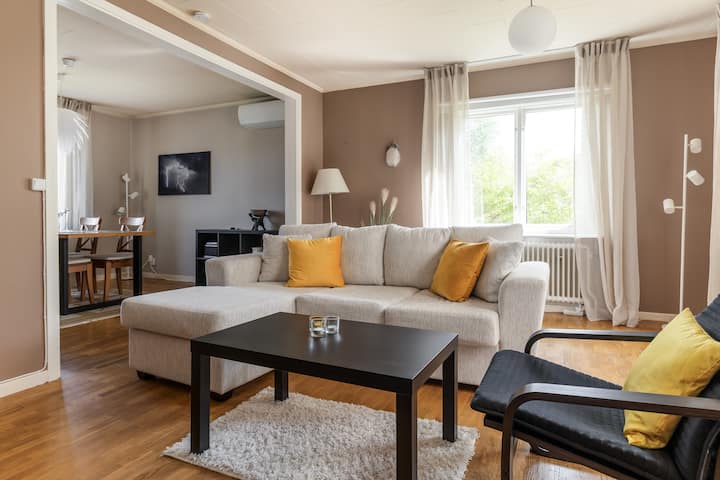 Relaxing Family Home Near The Lake - Kopparberg