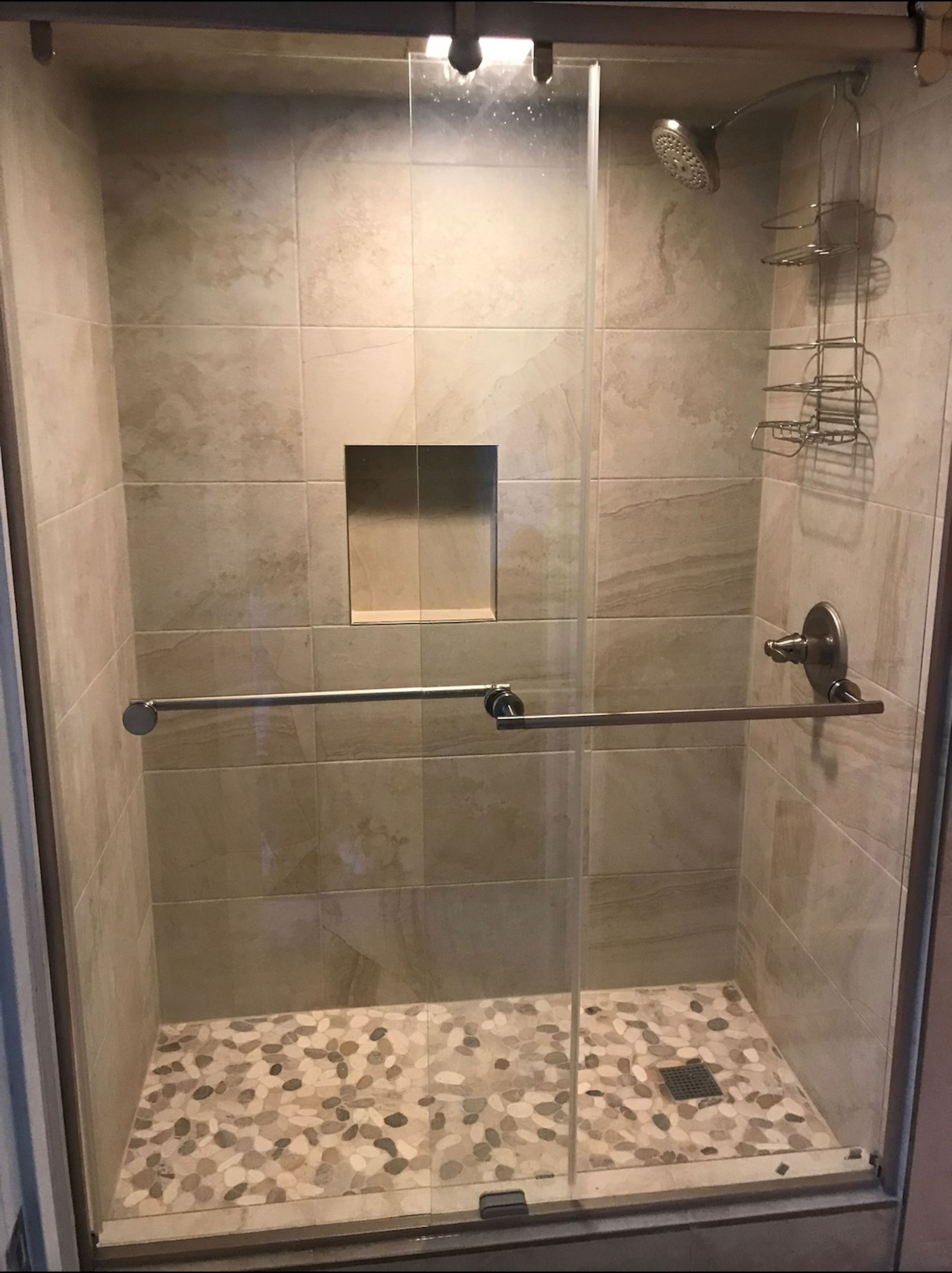 Condo in Honolulu · ★4.64 · 2 bedrooms · 2 beds · 1 private bath - Image 4