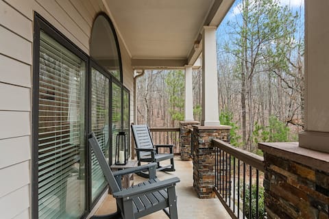 GREAT DEAL-Cabin w/Lake, Fire Pit, Trails, & Pool