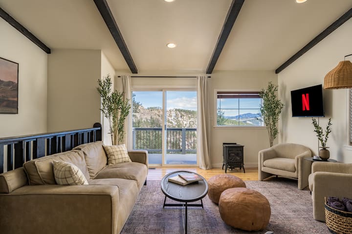 Mtn Paradise: Cuddle Cabin, Hottub,  Sauna & Views - Colorado