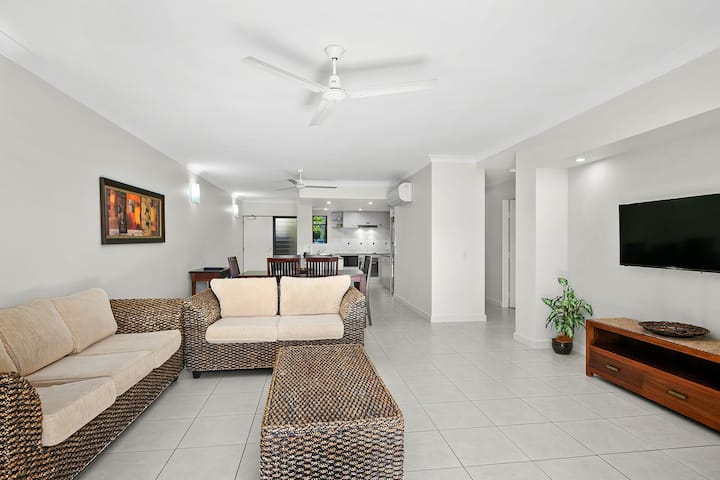 Official Resort Booking - 2 Bed Apartment - Cairns