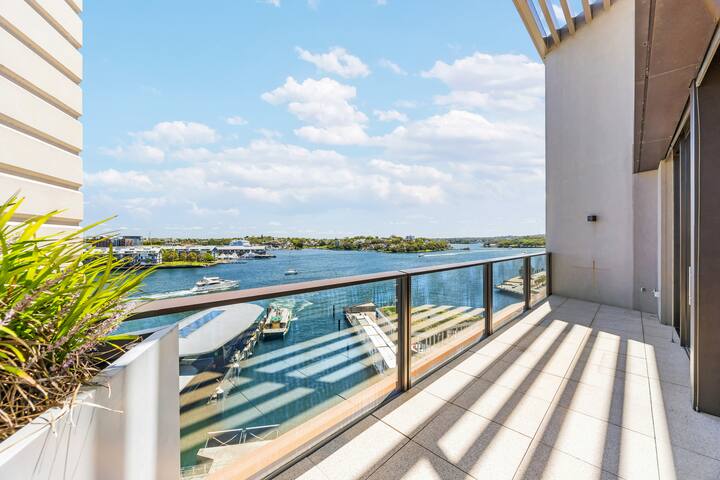 Barangaroo Waterfront Penthouse gallery image 2