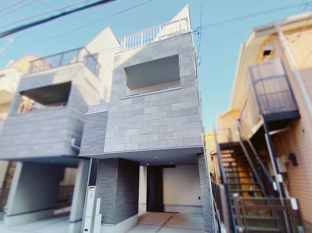 【Group Friendly】Prime 3Bedrooms｜Excellent Location