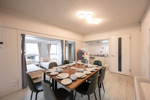 Max 8ppl “3BR"/c-store-DT-stn 5min/ Has parking