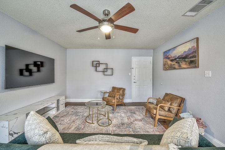 Centrally Located Dfw Retreat - 어빙