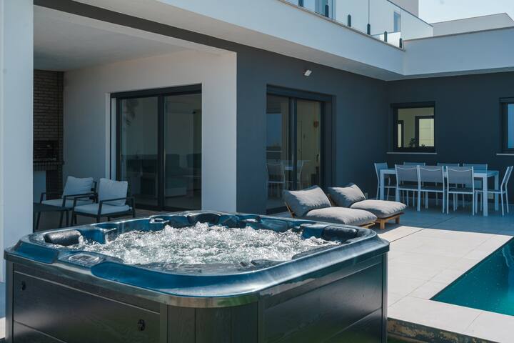 Villa Locki with ocean view gallery image 2