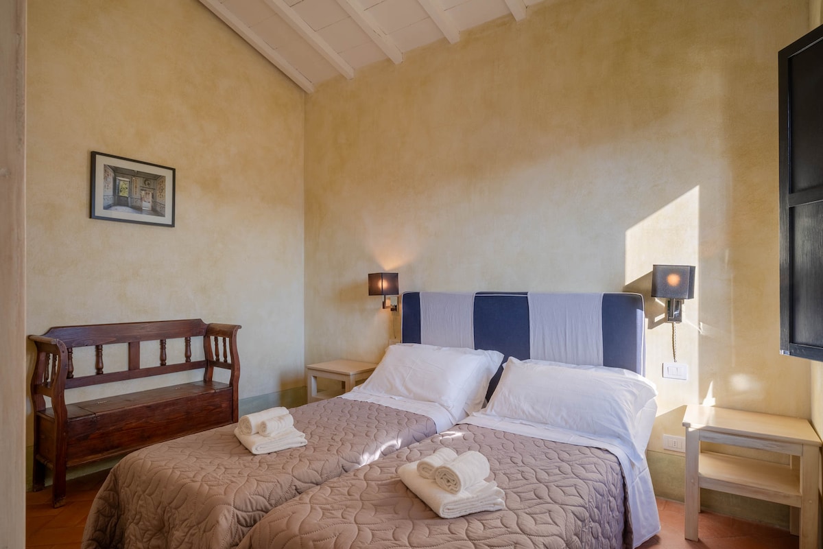 საძინებელი 1