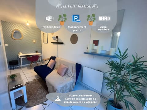 The small 28 m² 2-person refuge with outdoor space