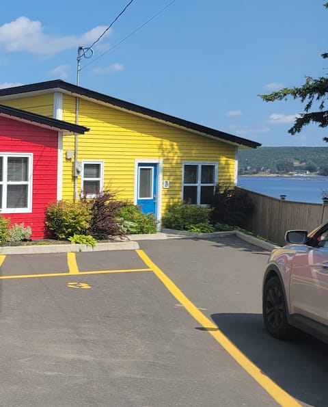 Come From Away Yellow Cottage(Pet Friendly)