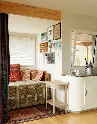 Artist’s Beach House gallery image 5