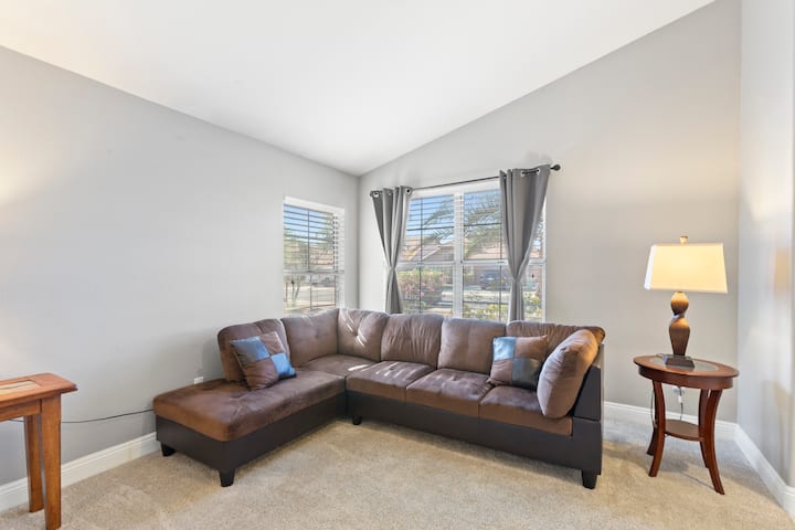 Family Fun! Gilbert 3br Pool & More - Gilbert, AZ