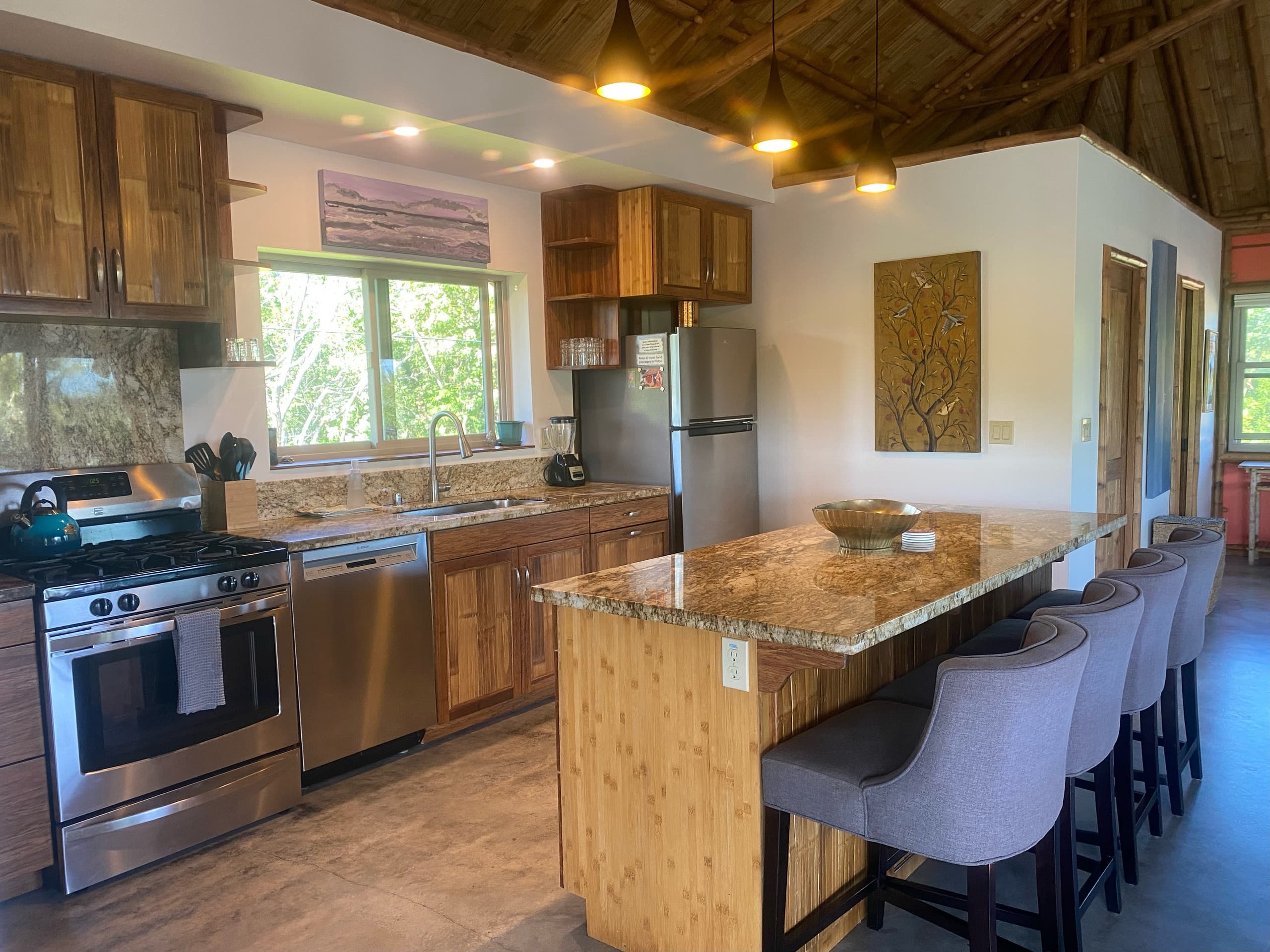 Home in Pahoa · ★4.95 · 3 bedrooms · 3 beds · 3 private baths - Image 10