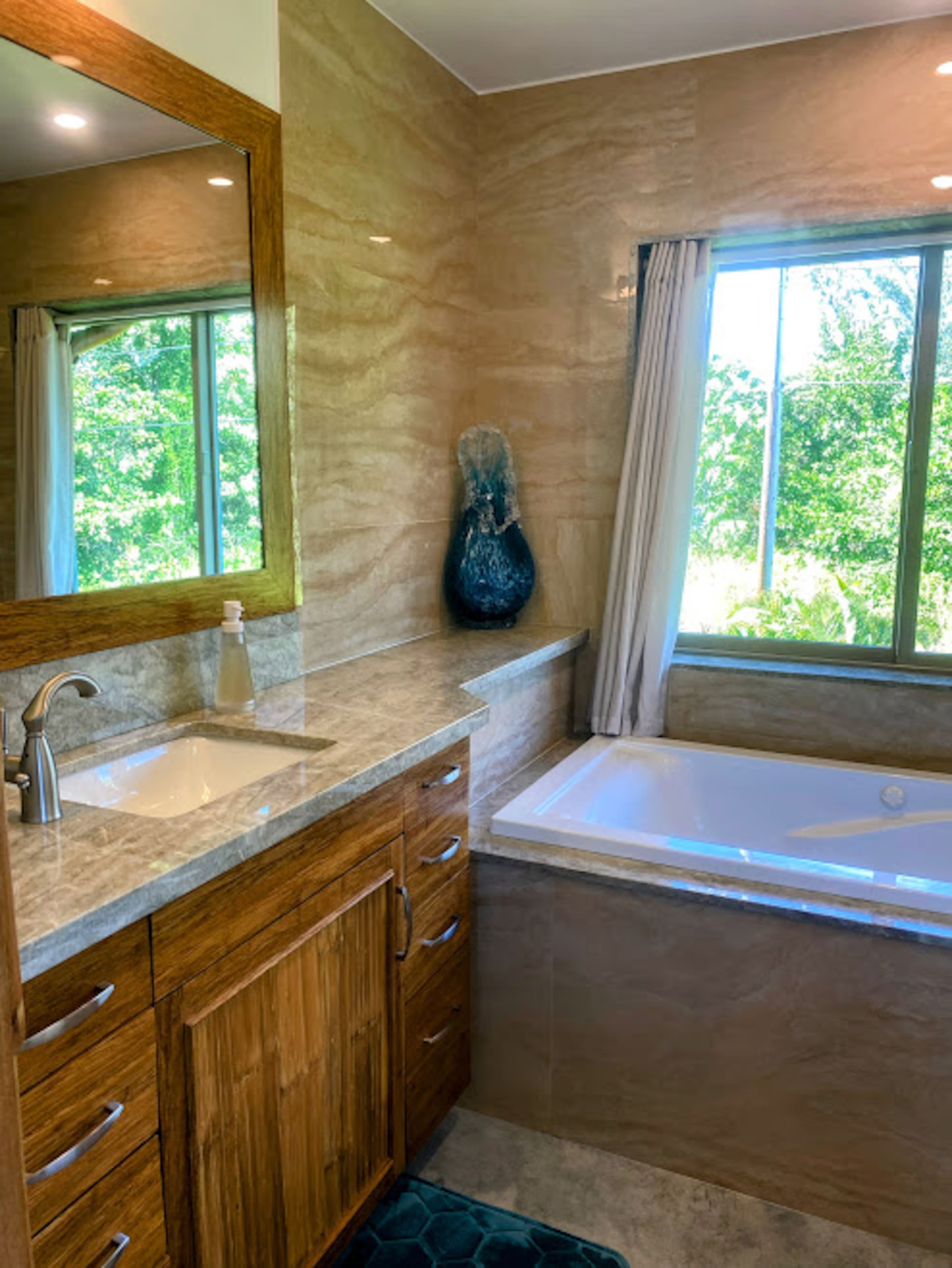 Home in Pahoa · ★4.95 · 3 bedrooms · 3 beds · 3 private baths - Image 25