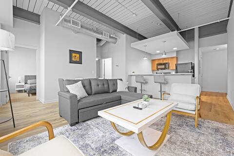 Successful Airbnb property: Spacious 2 BD/2 BA Apt • Downtown • Free Parking in Goodrich Kirtland Pk