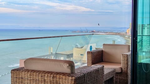 Oceanfront apartment in Manta Hotel Poseidon