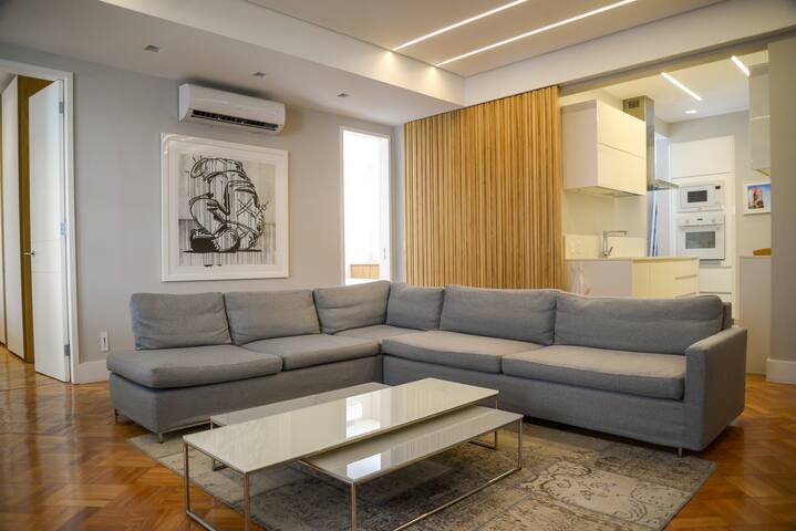 Charming & Stylish 2-Suite Apartment in Leblon gallery image 5