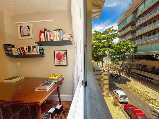 Charming & Stylish 2-Suite Apartment in Leblon