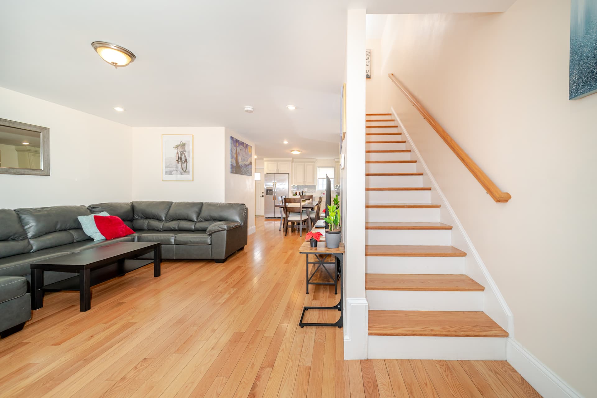 Modern 2BR Quincy • Easy I-93 & Logan Access 39