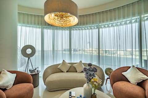 Homes Beyond | 2BR Panoramic Skyline & Sea View