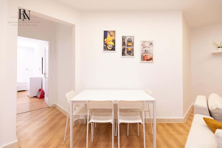Royal Suite 1 BDR In Rehab City: Dining area