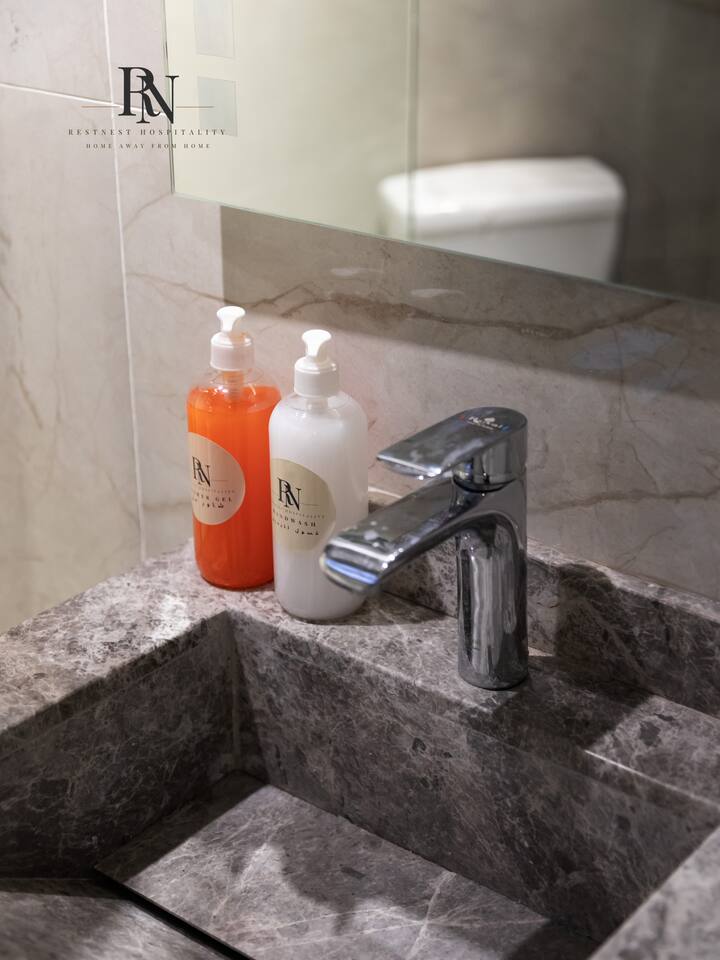 Royal Suite 1 BDR In Rehab City: Full bathroom