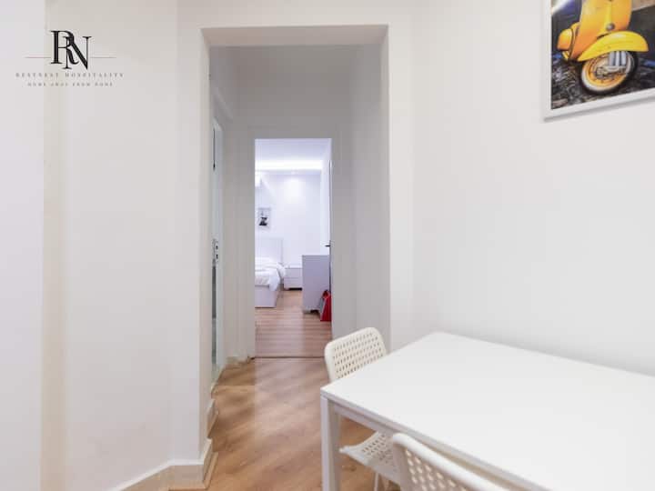 Royal Suite 1 BDR In Rehab City: Dining area