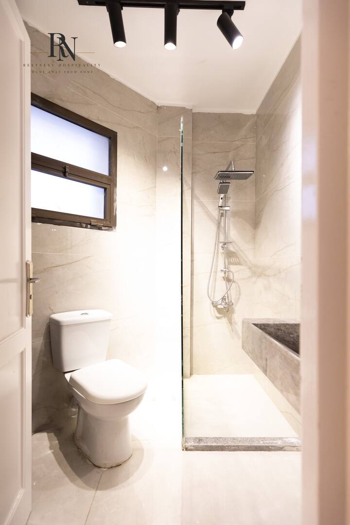 Royal Suite 1 BDR In Rehab City: Full bathroom