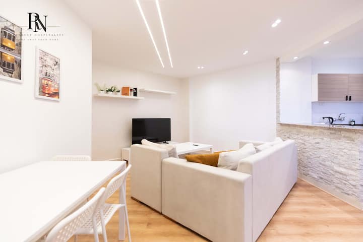 Royal Suite 1 BDR In Rehab City: Living room