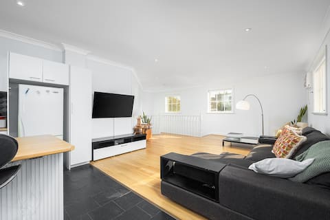 Popular Airbnb listing: The Loft on Lennox in Richmond