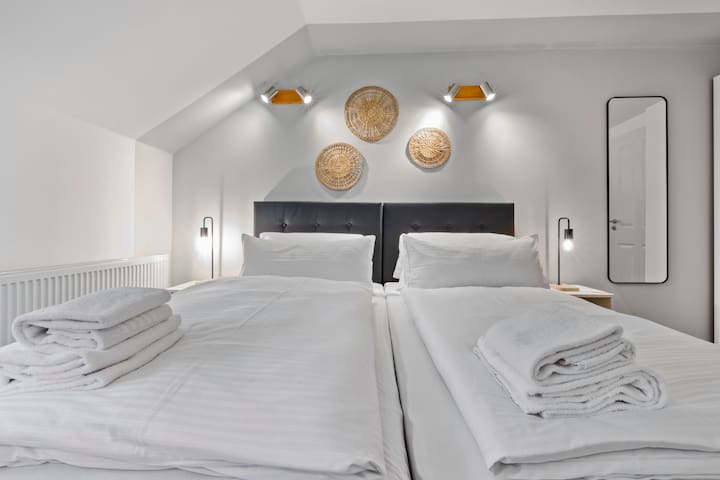 ※ Flatista Homes – Luise ※ 3BR ※ 6 Guests ※ gallery image 3