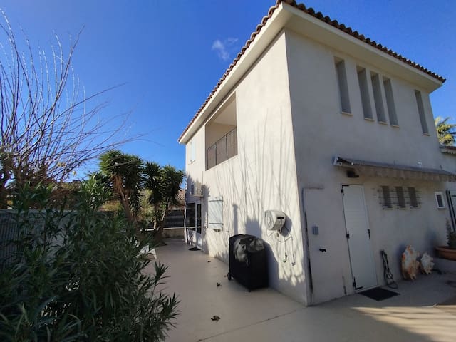 Notre Joli Sud Conciergerie managed Airbnb listing 3