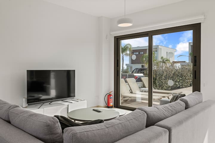 Serenity Waves Villa 11 - Мазотос