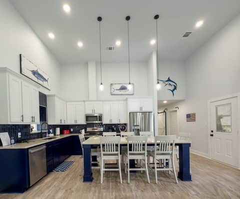 Fish Stories 5 Bed 3.5 Bath W/ Pool and Playscape