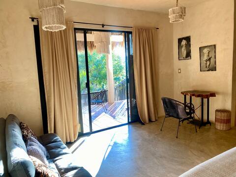 Modern cottage with terrace, WC, A/C & breakfast