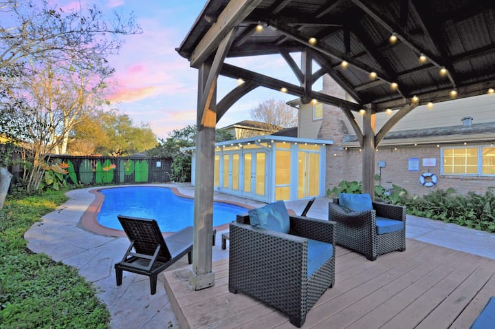 5 Br -Pool Retreat With Sunroom Near Galleria - Sugar Land, TX