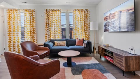 Top performing Airbnb: Eclectic Urban Retreat in South Park