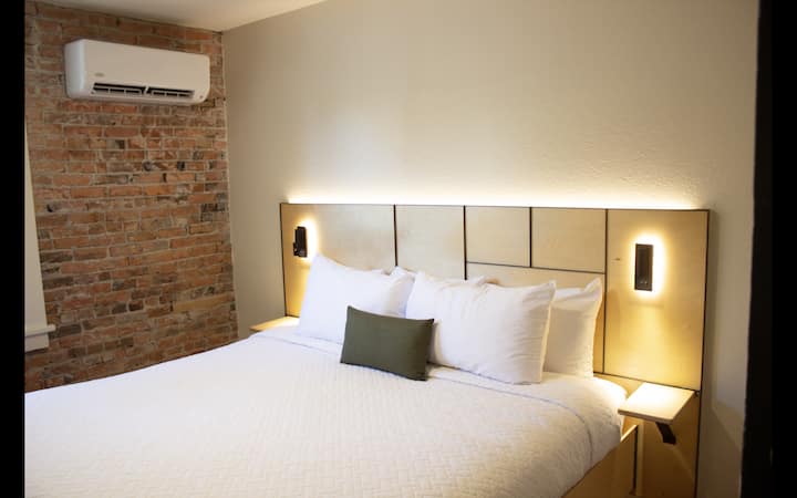 Cozy King Studio In The Heart Of Downtown Durango - Durango