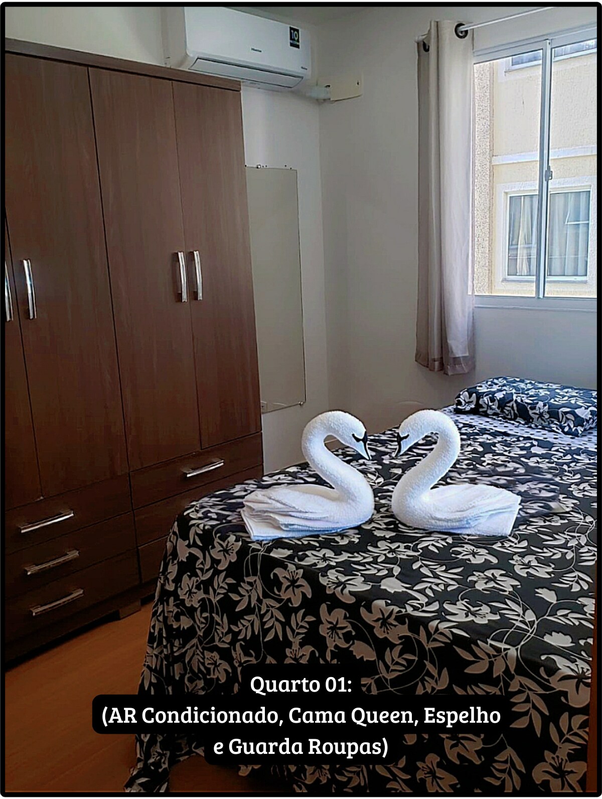 Izba 01 (klimatizácia, manželská posteľ, zrkadlo a ochranné oblečenie s vlasmi a sušičkou na žehličku)