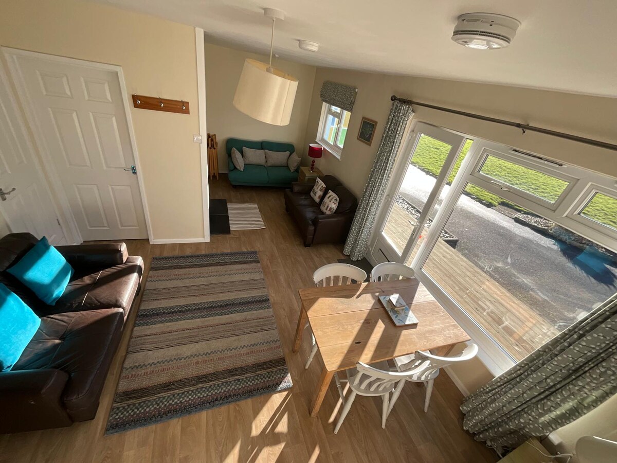 Top Airbnb: Number 24 Comfortable cottage close to the beach in Nettlestone And Seaview