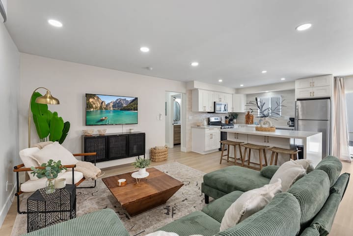 10 Min Walk Bay and PB! New RMDL