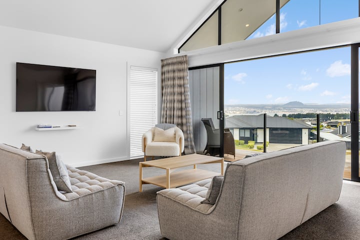 Blue Dun Retreat - Brand New, Super Clean Property - Taupō