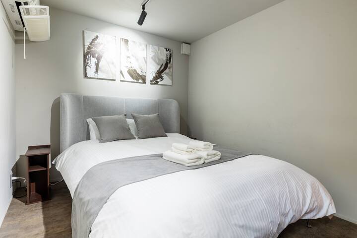 Designer hotel near Ebisu/ 3 bedrooms/ 10 ppl gallery image 3