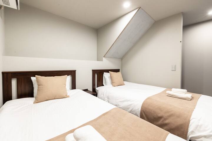 Designer hotel near Ebisu/ 3 bedrooms/ 10 ppl gallery image 4