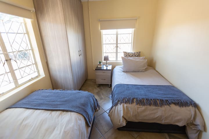 غرفة النوم 2