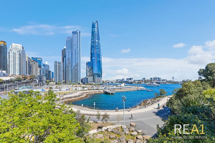High-Level 2B Stunning Water Views in Barangaroo gallery image 3
