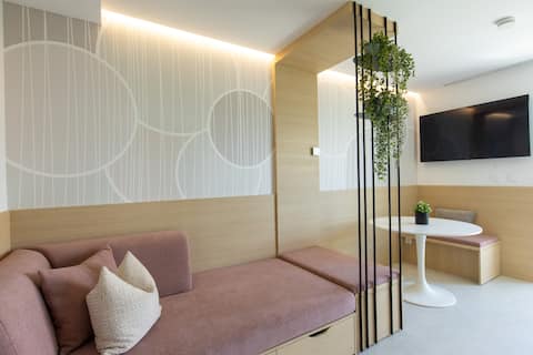 Popular Airbnb listing: HarmonyNest in Eagles Nest in Četrtna Skupnost Rudnik