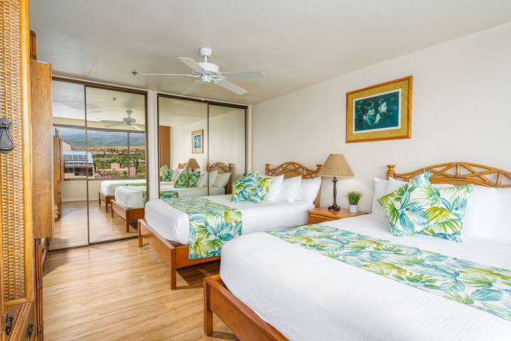 Stunning Oceanfront Penthouse gallery image 5